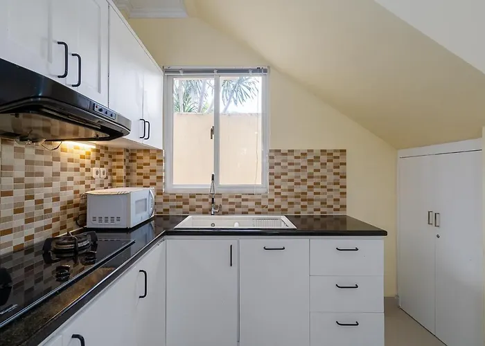 Prime Location 3br Pool *