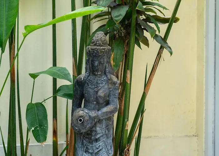 Prime Location 3br Pool Villa Seminyak